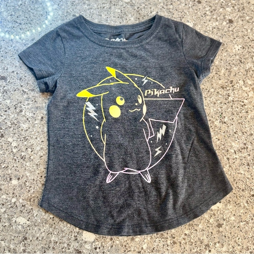 Pokémon l Pikachu Kid’s Gray T-Shirt l Size: XS (4-5)
